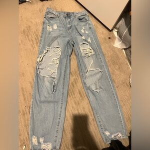 Oversized distressed jeans